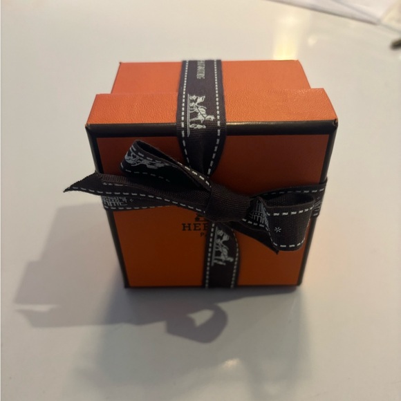 Hermes Olympe Ring, Small model color Etoupe size medium - Picture 8 of 14